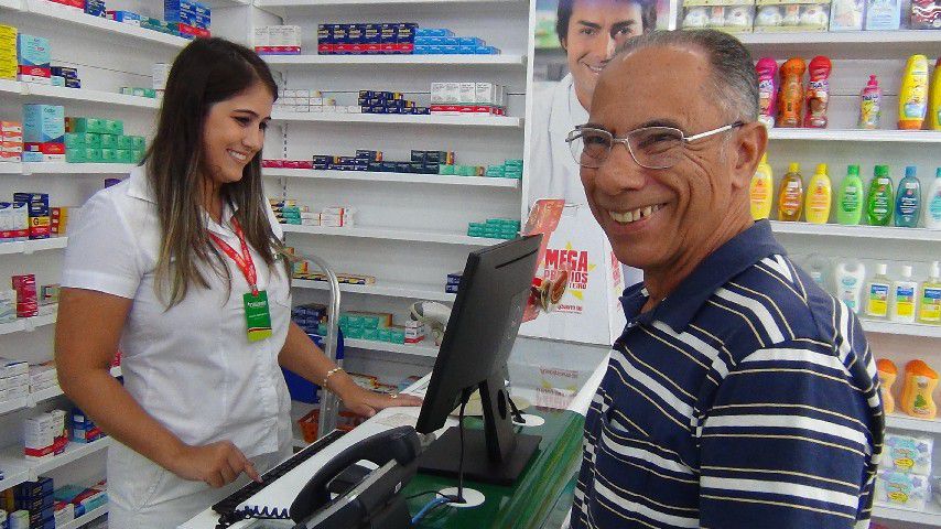 Centro Comercial São Francisco recebe nova loja da Farmácia Cruzeiro