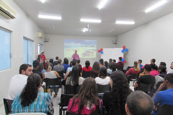 Palestra atrai jovens em busca da oportunidade de ser um empreendedor