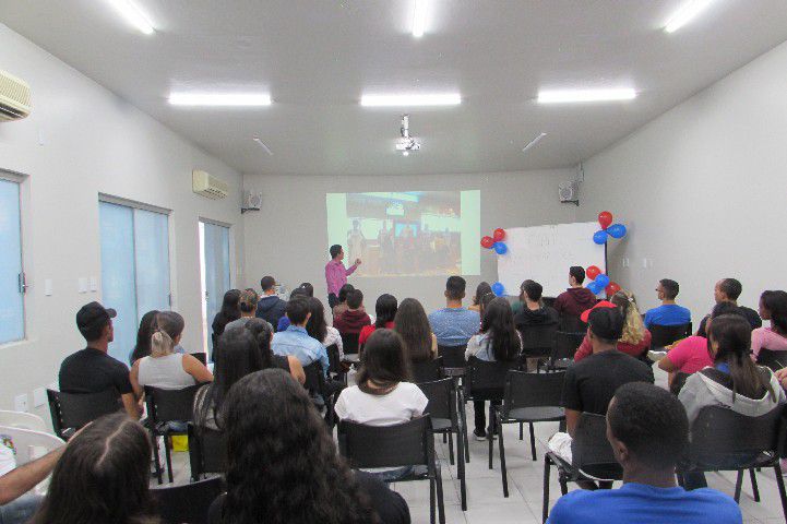 Palestra atrai jovens em busca da oportunidade de ser um empreendedor