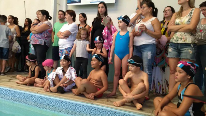 Festival de Natação movimenta Acquapark Bariri