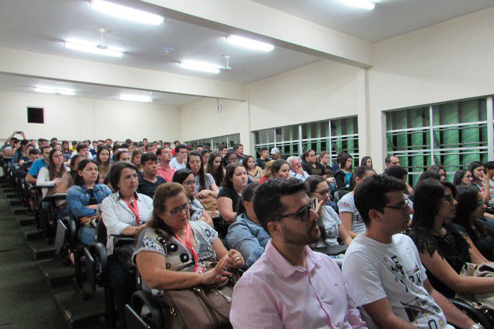 Palestra sobre e-commerce reúne empresários e alunos na FAPAM