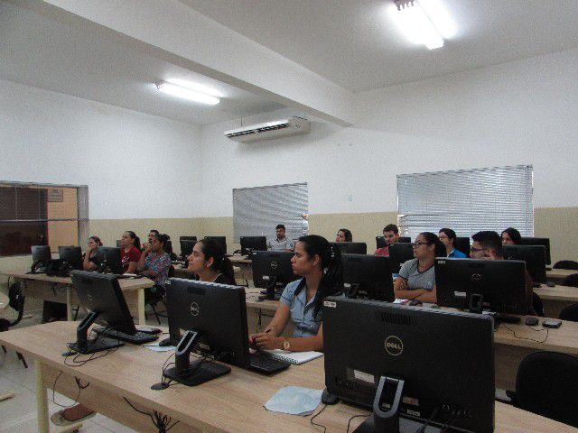 FINECOM: palestras, minicursos, oficinas e stands. Tudo gratuitamente.