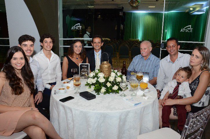 Ascipam homenageia empreendedores na Noite do Empresário do Ano 2018