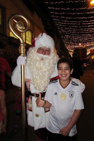 Papai Noel chega a Pará de Minas e leva público ao delírio