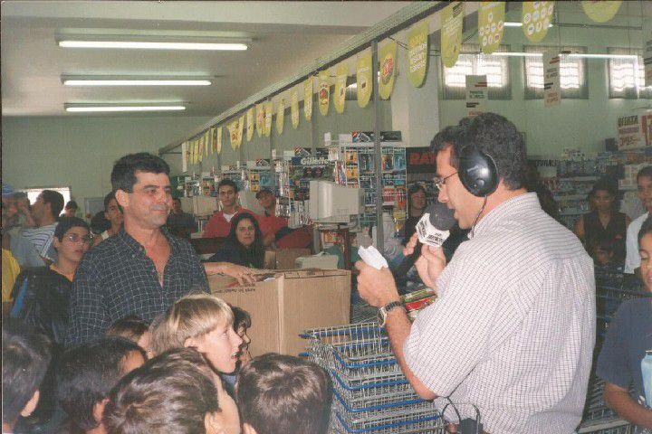 Neste sábado, tem bolo e muita festa para comemorar os 40 anos do Supermercado Martins