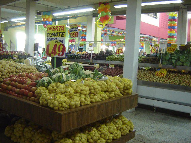 Neste sábado, tem bolo e muita festa para comemorar os 40 anos do Supermercado Martins