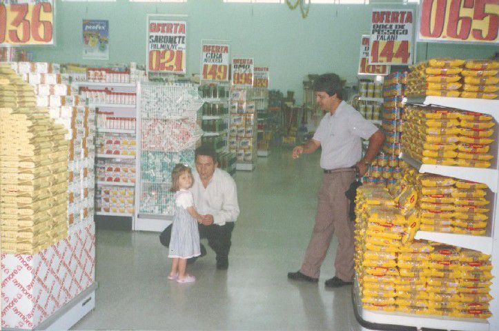 Neste sábado, tem bolo e muita festa para comemorar os 40 anos do Supermercado Martins