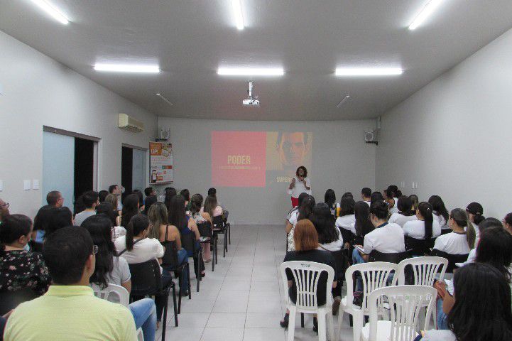 Conexão RH comemora 1 ano com palestra e confraternização