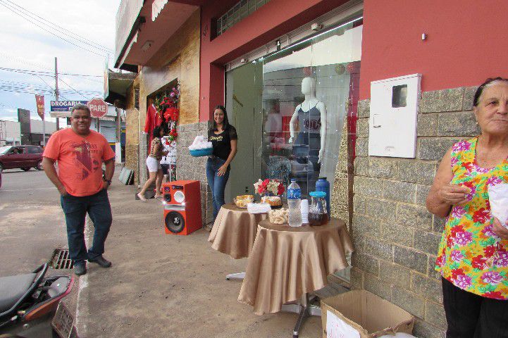 Papai Noel é recebido com festa no Centro Comercial Santos Dumont