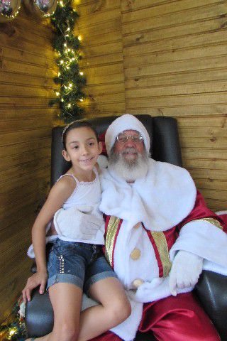 Papai Noel é recebido com festa no Centro Comercial Santos Dumont