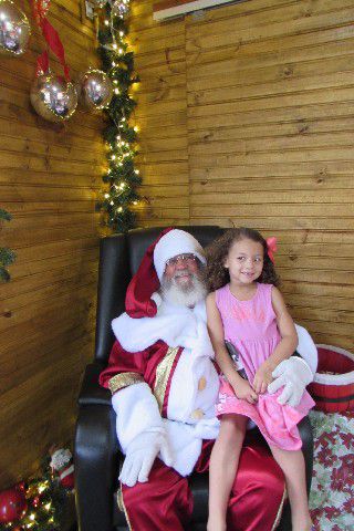 Papai Noel é recebido com festa no Centro Comercial Santos Dumont