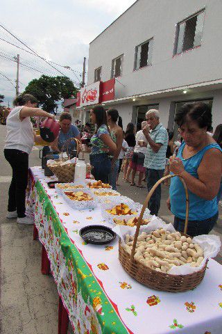 Papai Noel é recebido com festa no Centro Comercial Santos Dumont