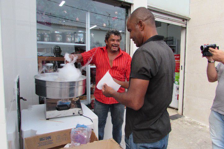 Papai Noel é recebido com festa no Centro Comercial Santos Dumont