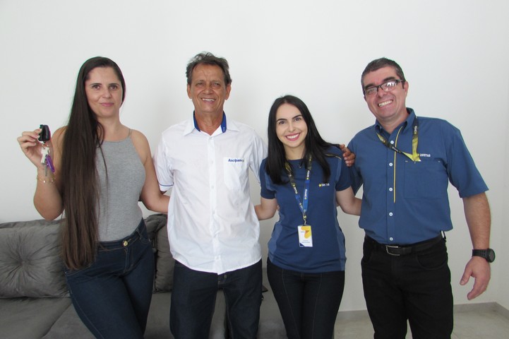 Ascipam entrega as chaves do apartamento mobiliado