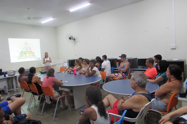 Sócios do Clube Ascipam participam de palestra sobre nutrição