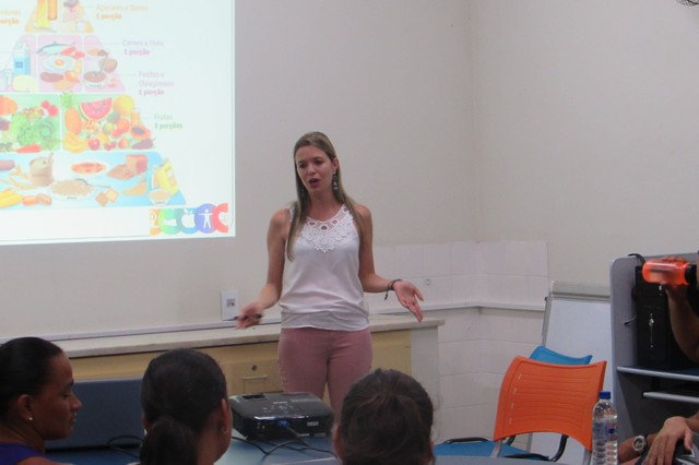 Sócios do Clube Ascipam participam de palestra sobre nutrição