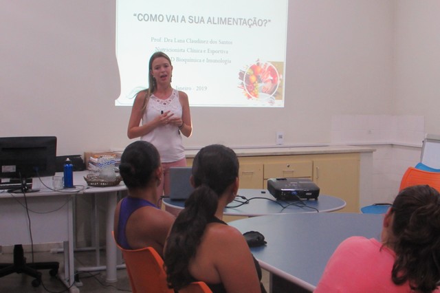 Sócios do Clube Ascipam participam de palestra sobre nutrição