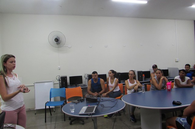 Sócios do Clube Ascipam participam de palestra sobre nutrição