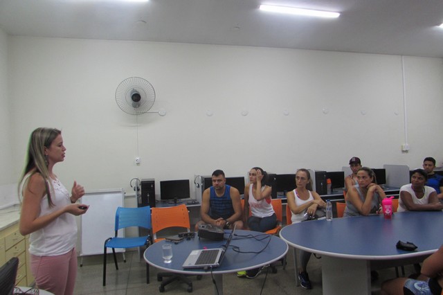 Sócios do Clube Ascipam participam de palestra sobre nutrição