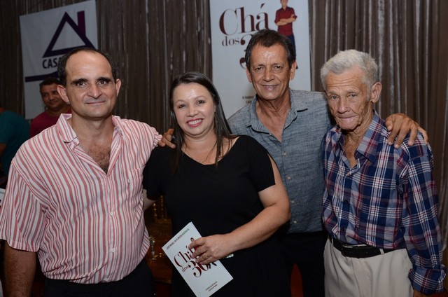 Noite emocionante marca o lançamento do livro Chá dos 30 comemorando as 3 décadas da rede de lojas Chá de Panela