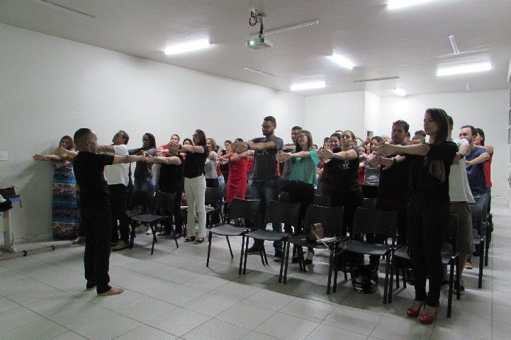 Palestra “O Teatro do Cotidiano” agita e motiva associados