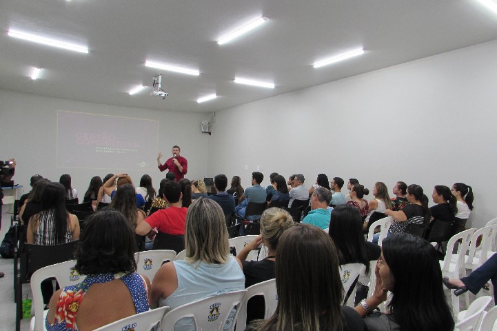 Palestra “Gestão Competitiva para Varejo de Moda” atrai associados