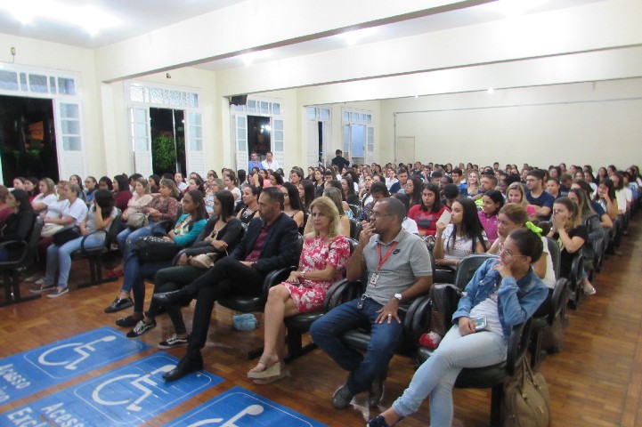 Palestra “Mulheres Imparáveis” reúne estudantes e empresárias