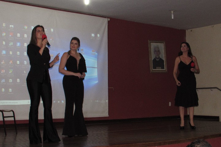 Palestra “Mulheres Imparáveis” reúne estudantes e empresárias