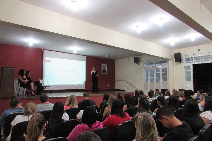 Palestra “Mulheres Imparáveis” reúne estudantes e empresárias