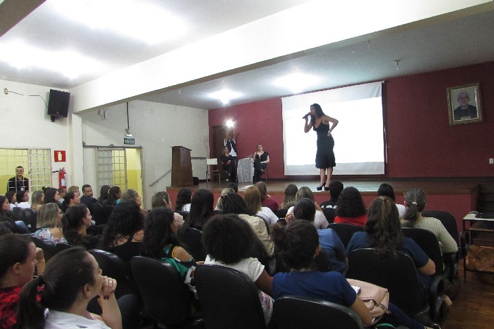 Palestra “Mulheres Imparáveis” reúne estudantes e empresárias