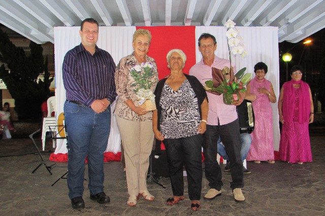 Praça da Matriz recebe a Seresta do Dia das Mães