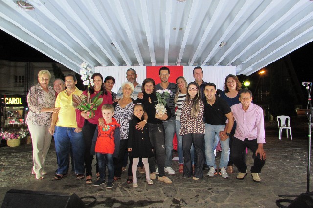 Praça da Matriz recebe a Seresta do Dia das Mães