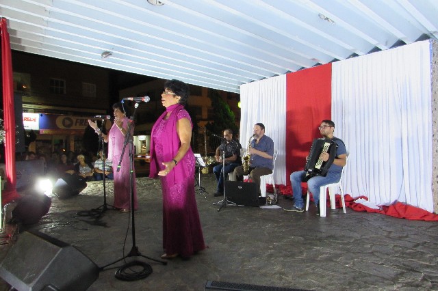 Praça da Matriz recebe a Seresta do Dia das Mães