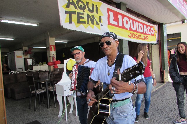 Consumidores foram às ruas conferir a Liquidaço