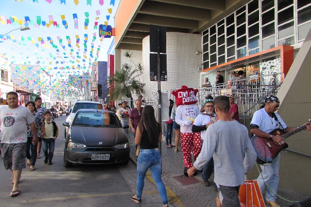 Consumidores foram às ruas conferir a Liquidaço