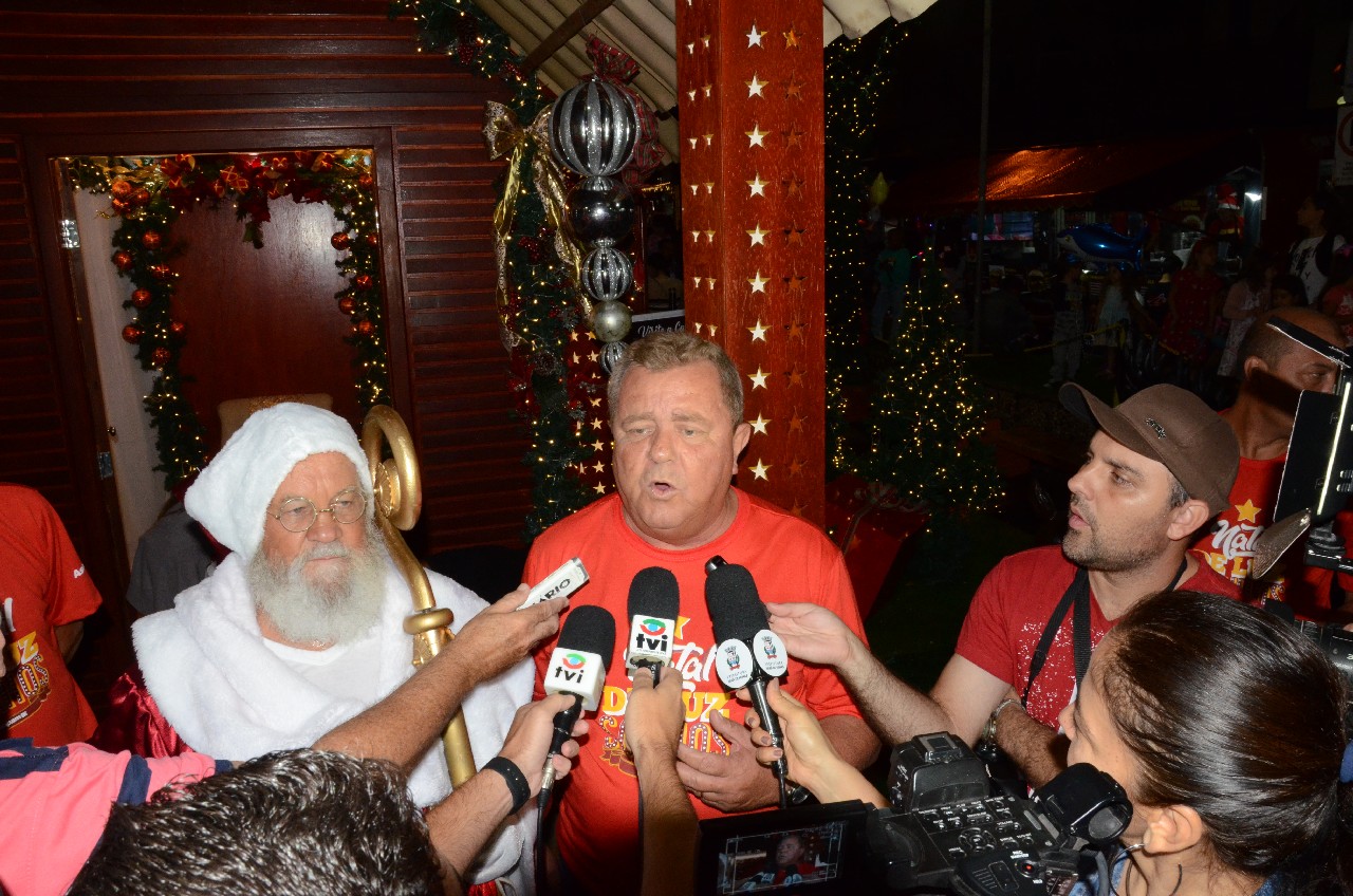 Papai Noel chega e o encanto do Natal toma conta de Pará de Minas