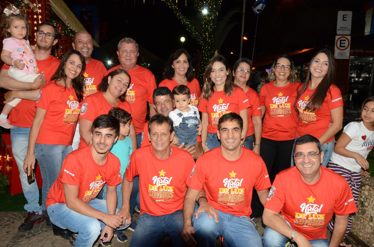 Papai Noel chega e o encanto do Natal toma conta de Pará de Minas