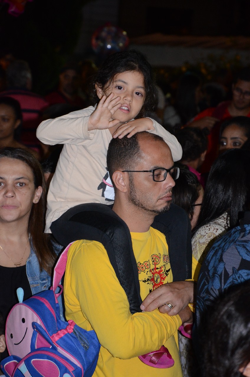 Papai Noel chega e o encanto do Natal toma conta de Pará de Minas