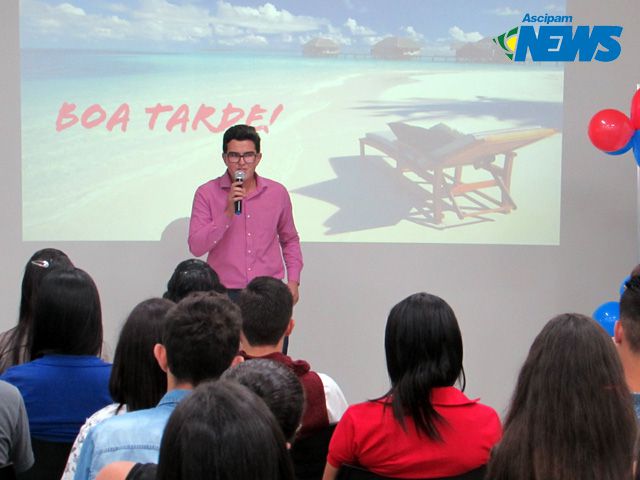 Palestra atrai jovens em busca da oportunidade de ser um empreendedor