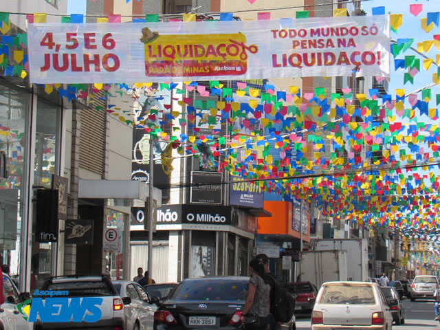 Consumidores foram às ruas conferir a Liquidaço