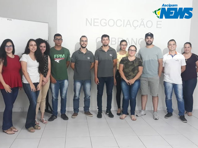 Associados participam do curso de Negociação em Cobrança